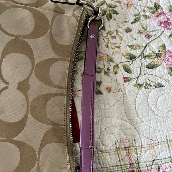 Like new condition Coach Kristen kisslock purse - Picture 7 of 8